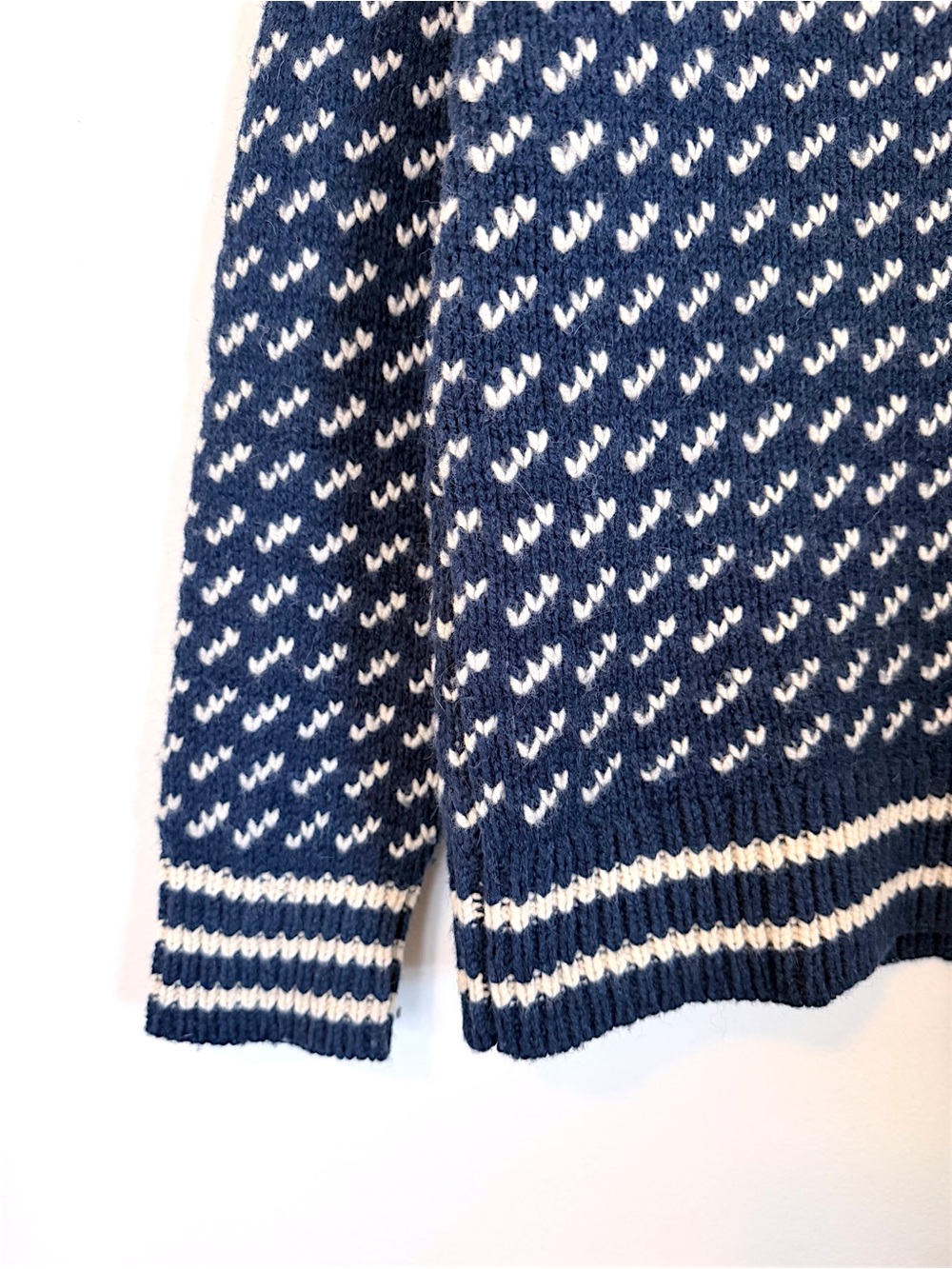 L.L.Bean 100% Lambswool Fair Isle Sweater Navy Ivory Coastal Grandma M Petite - Picture 11 of 12